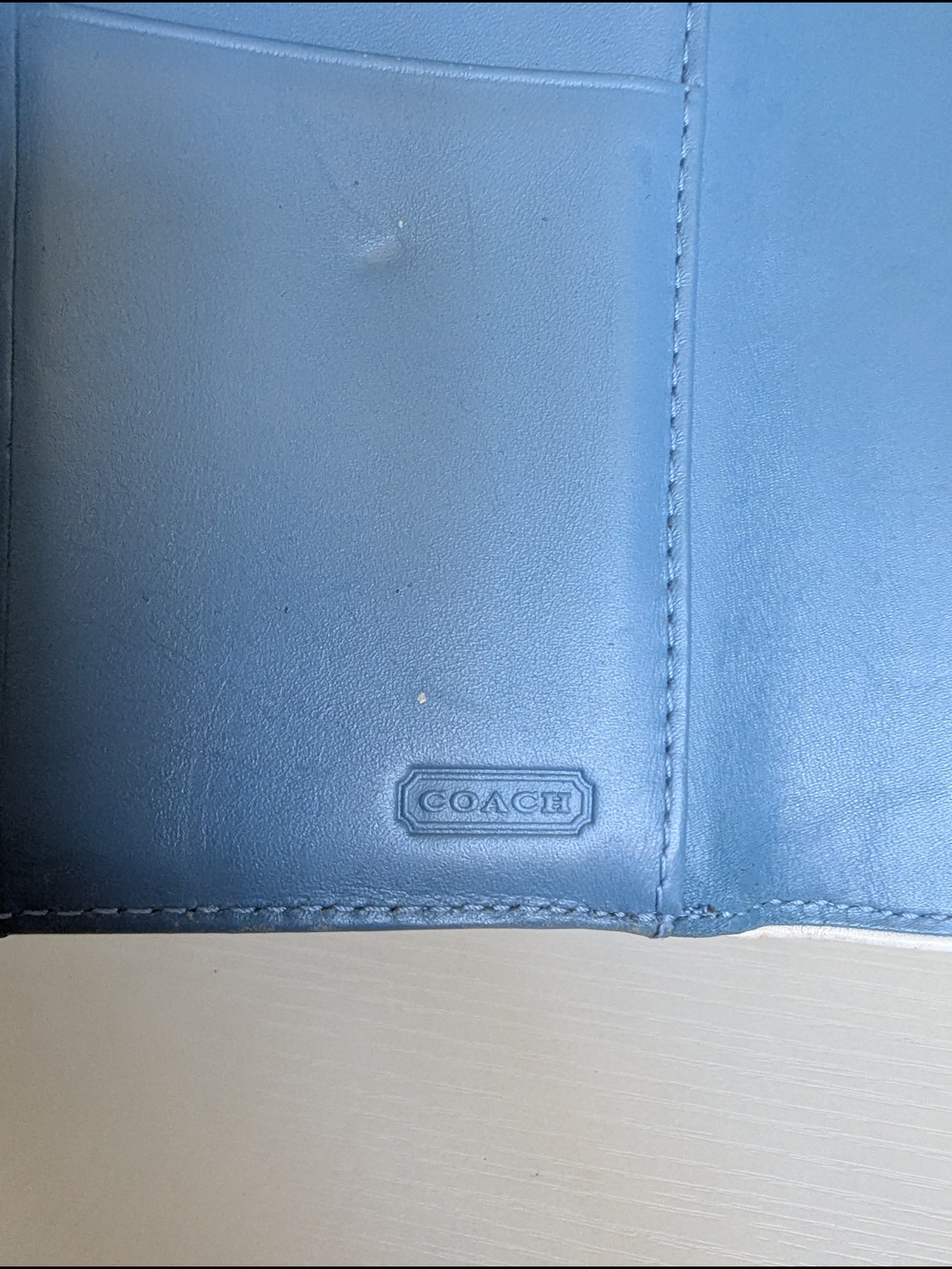 vintage Coach wallet, likely fromt early 2000s - Picture 10 of 12